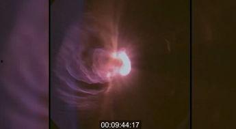 宇宙飞船返回地球视频,宇宙飞船返回地球的震撼瞬间