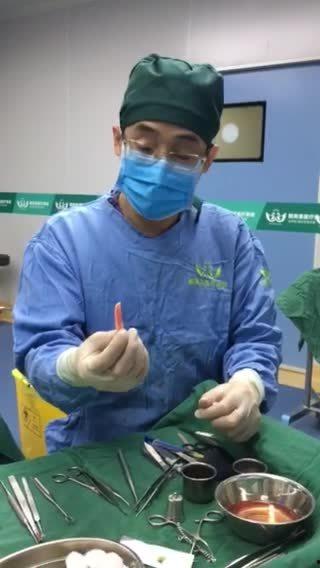 假体取出视频,真实手术视频解析